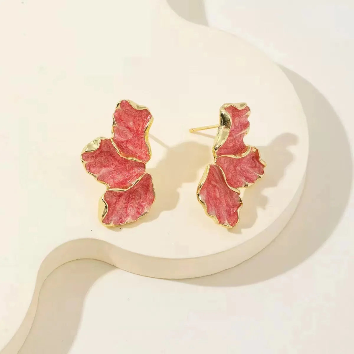 Fashion Delicate Gold Plated Irregular Back Earrings Heavy Design High Quality Cream Flower Earrings, The Best Family Gift For i